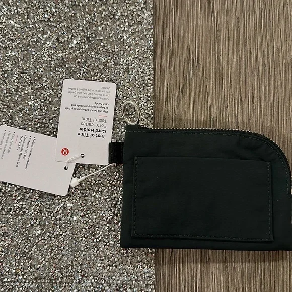 Lululemon Test of Time Card Holder NWT RAINFOREST BLACK/GREEN Unisex - Picture 3 of 6